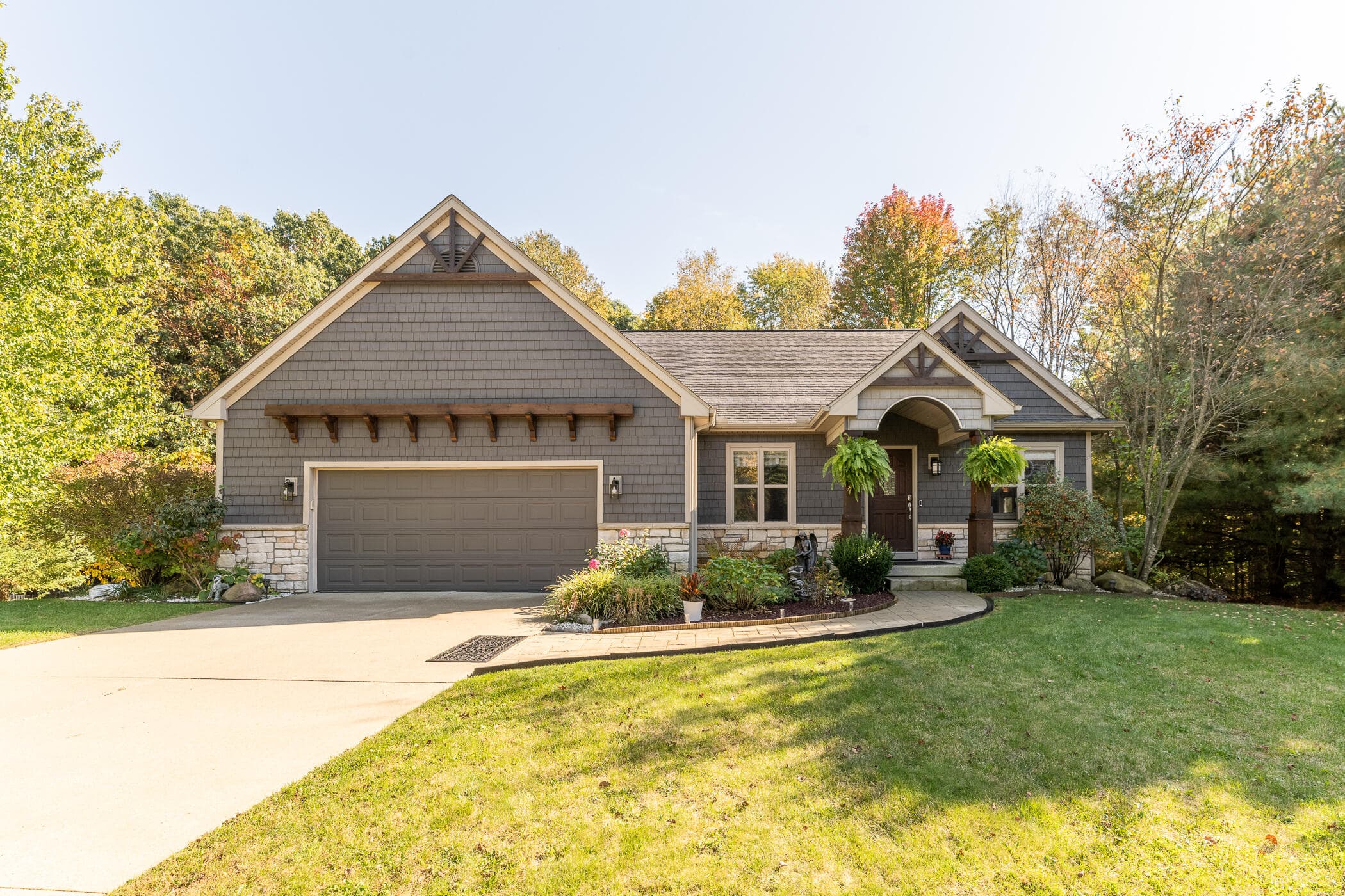 9359 Stratford Woods Trail, Kalamazoo, MI 49009