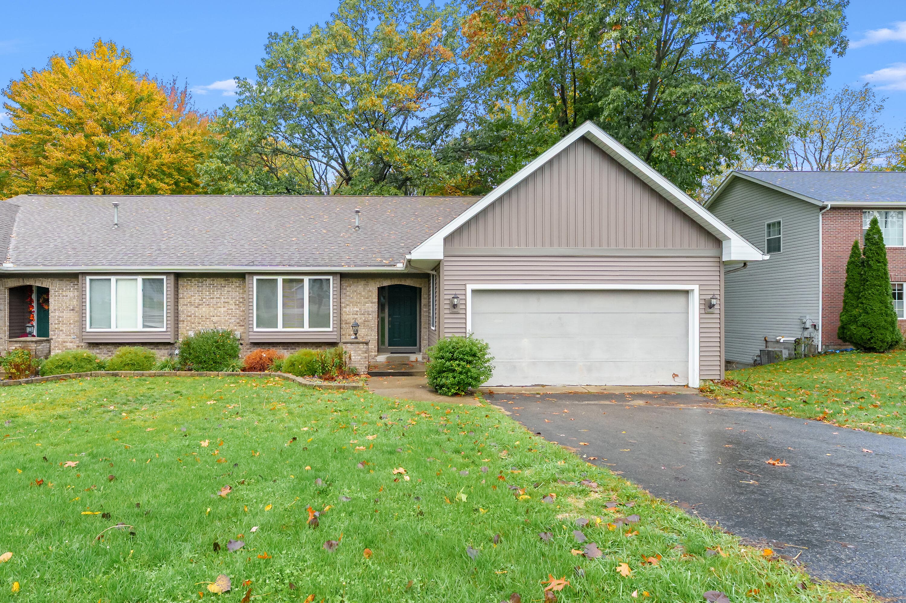 267 Fairway Court A, Plainwell, MI 49080