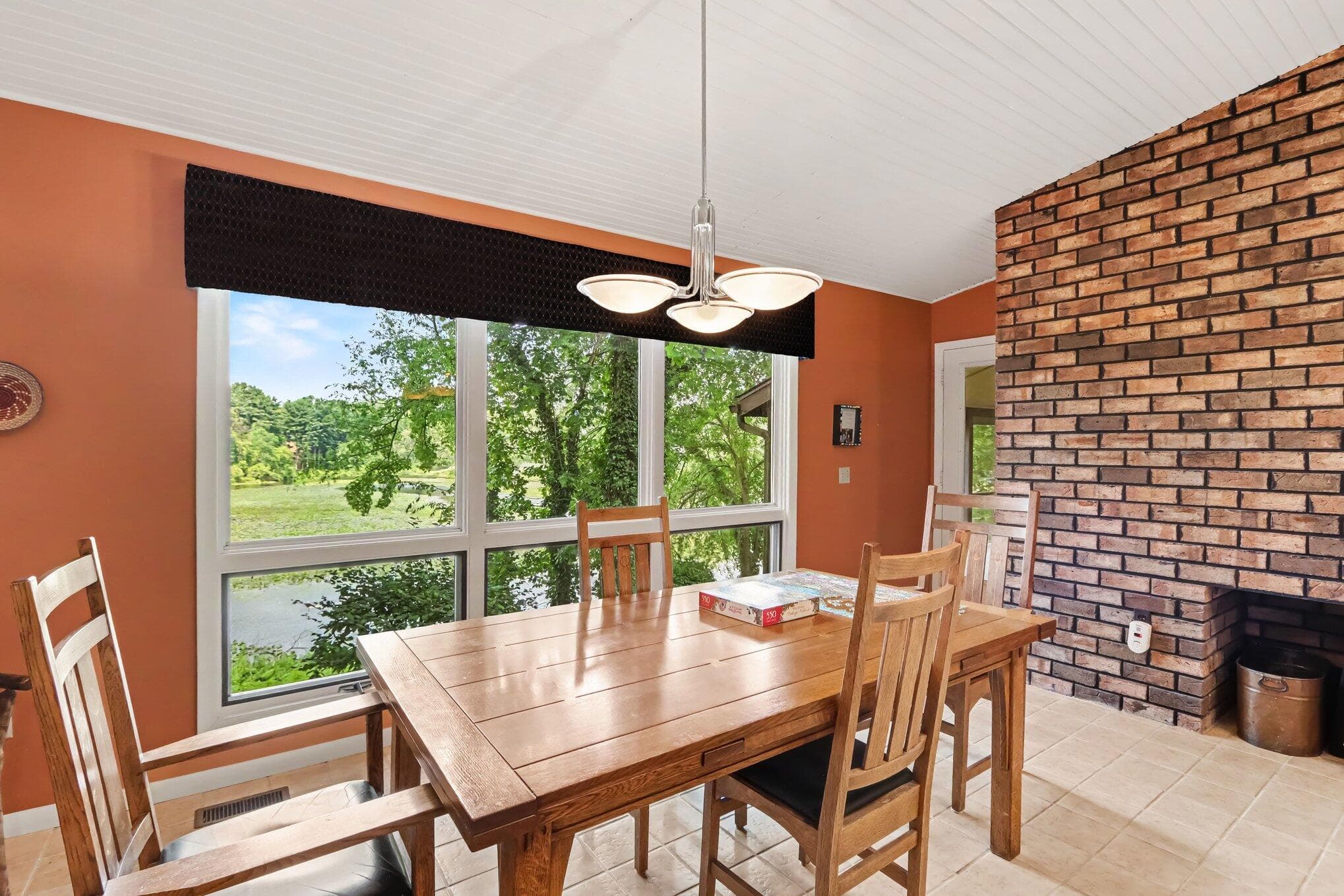 9808 Oak Forest Circle, Kalamazoo, MI 49009